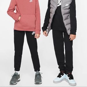 NEW Nike boys sweatpant joggers